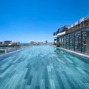 Hotel Golden Lotus Grand - Panoramic Rooftop Bar & Daily Afternoon Tea ****